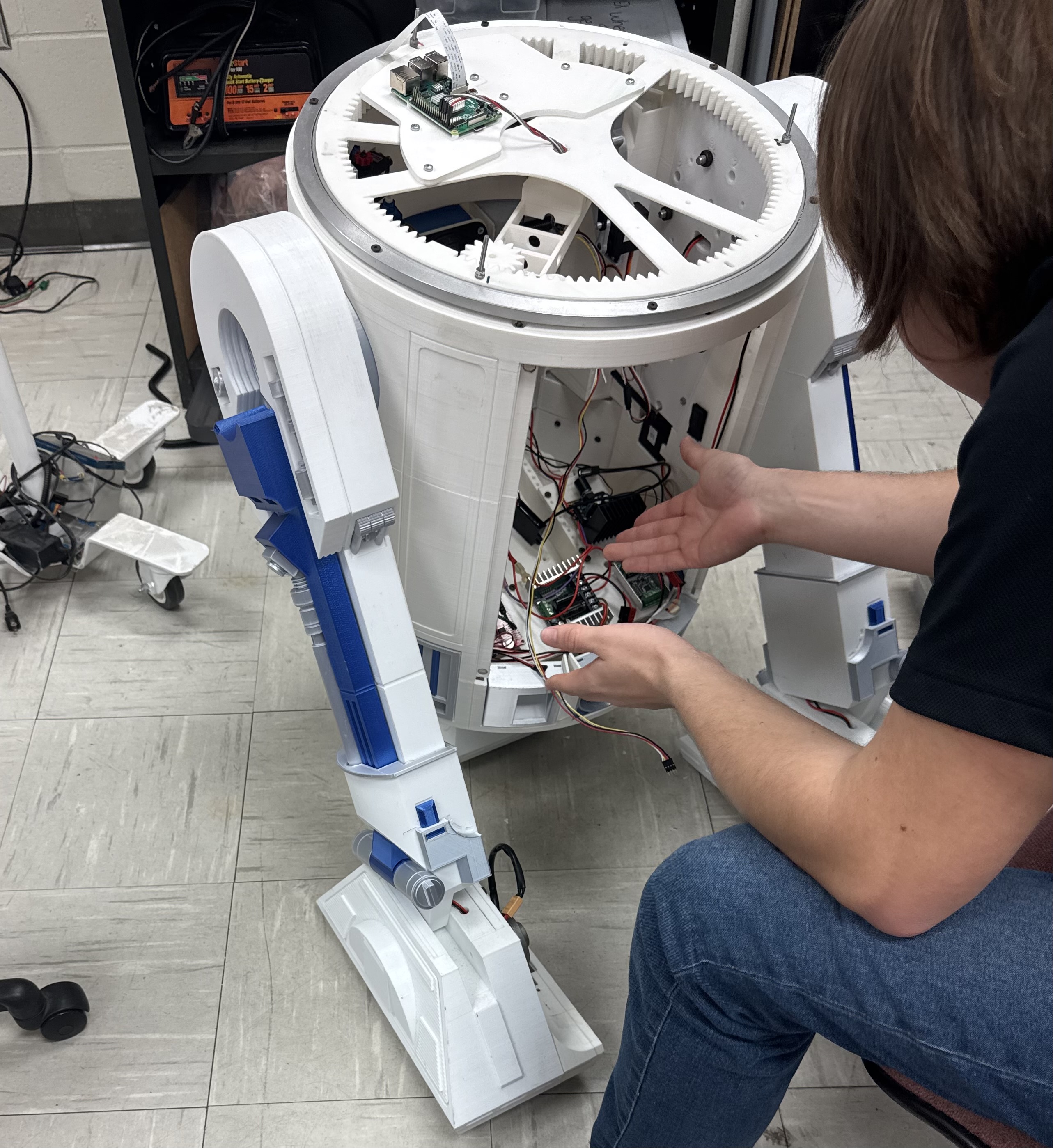 R2-D2 Robot Project